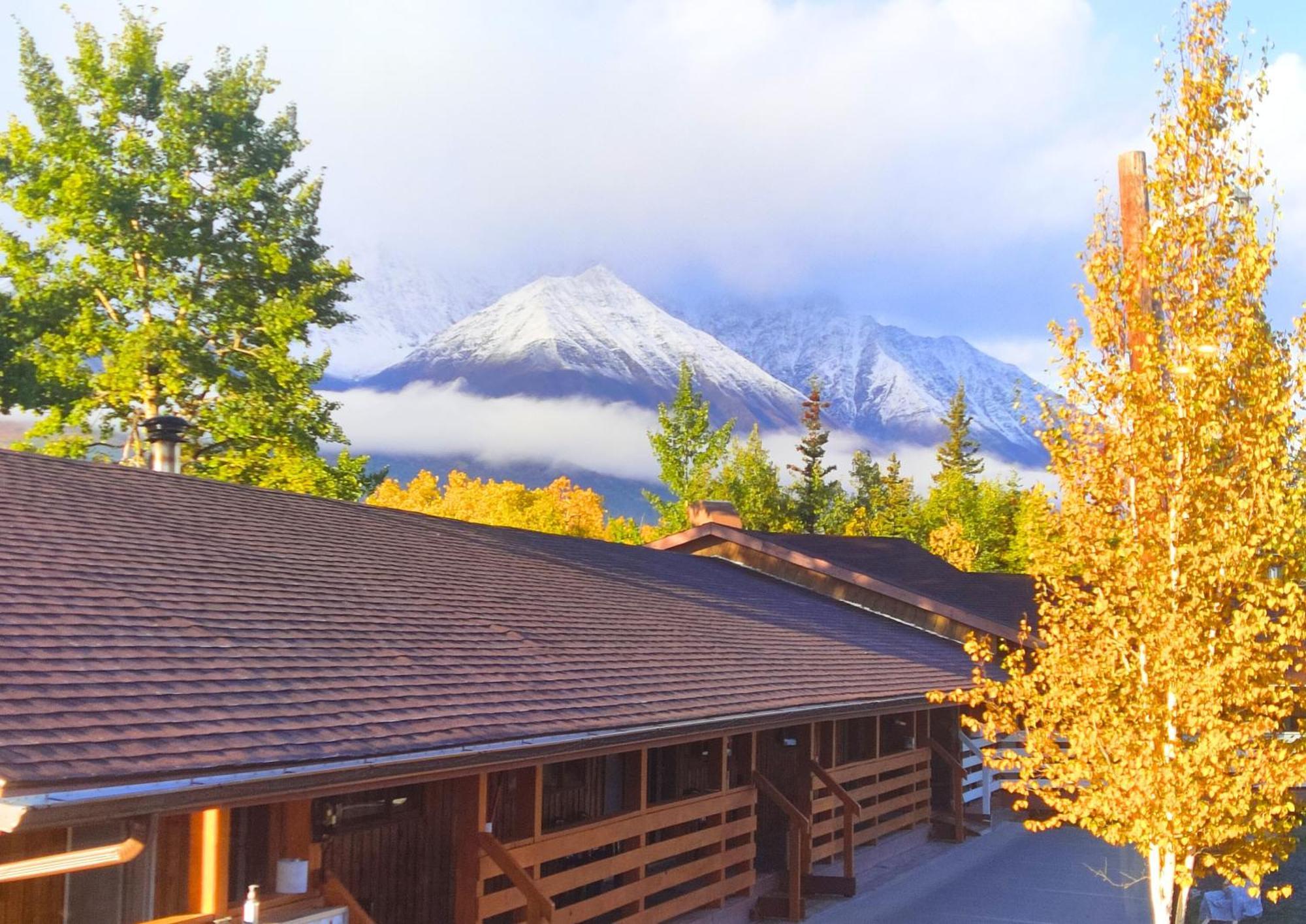 Cozy Corner Motel & Restaurant Haines Junction Exterior foto