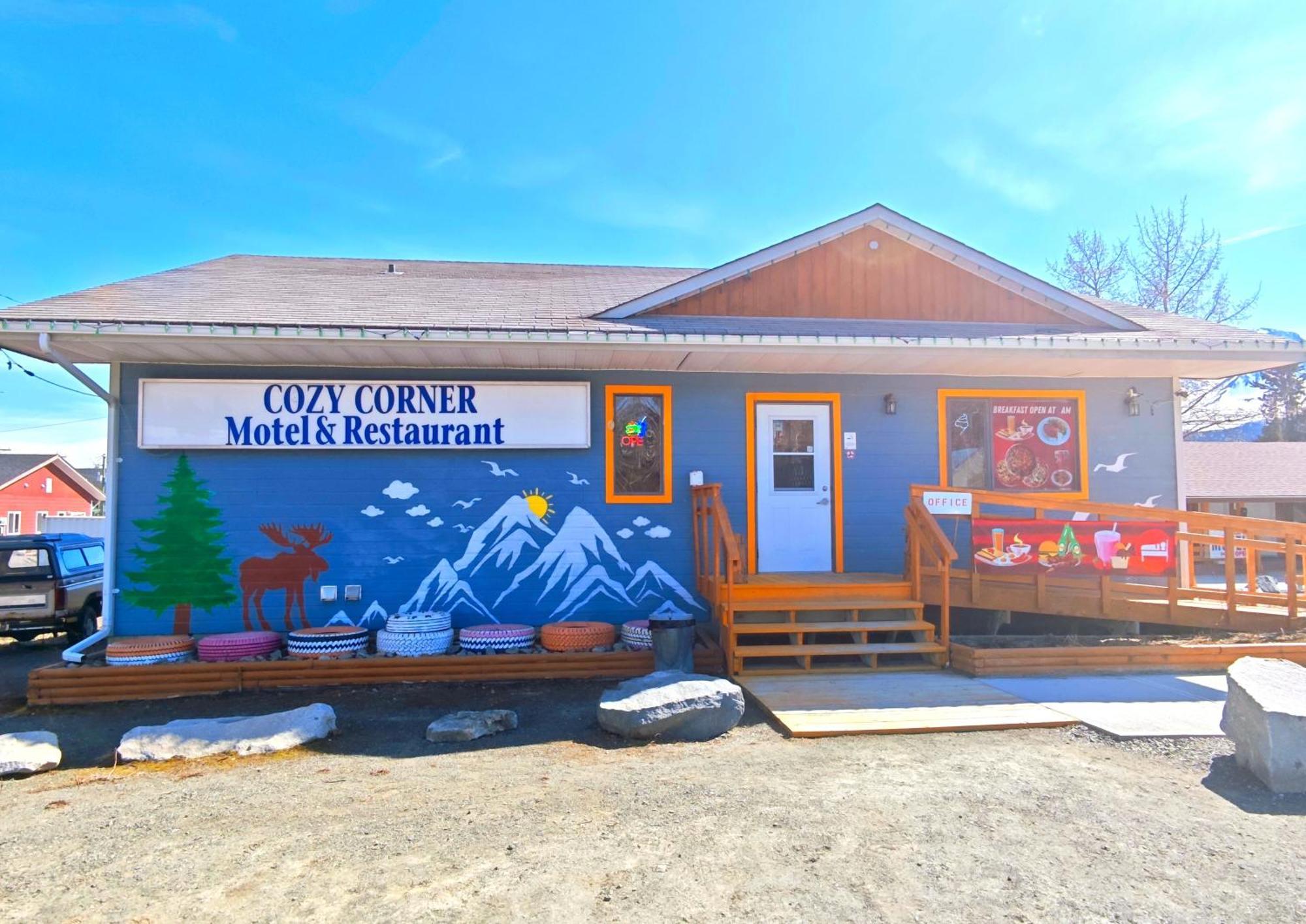 Cozy Corner Motel & Restaurant Haines Junction Exterior foto